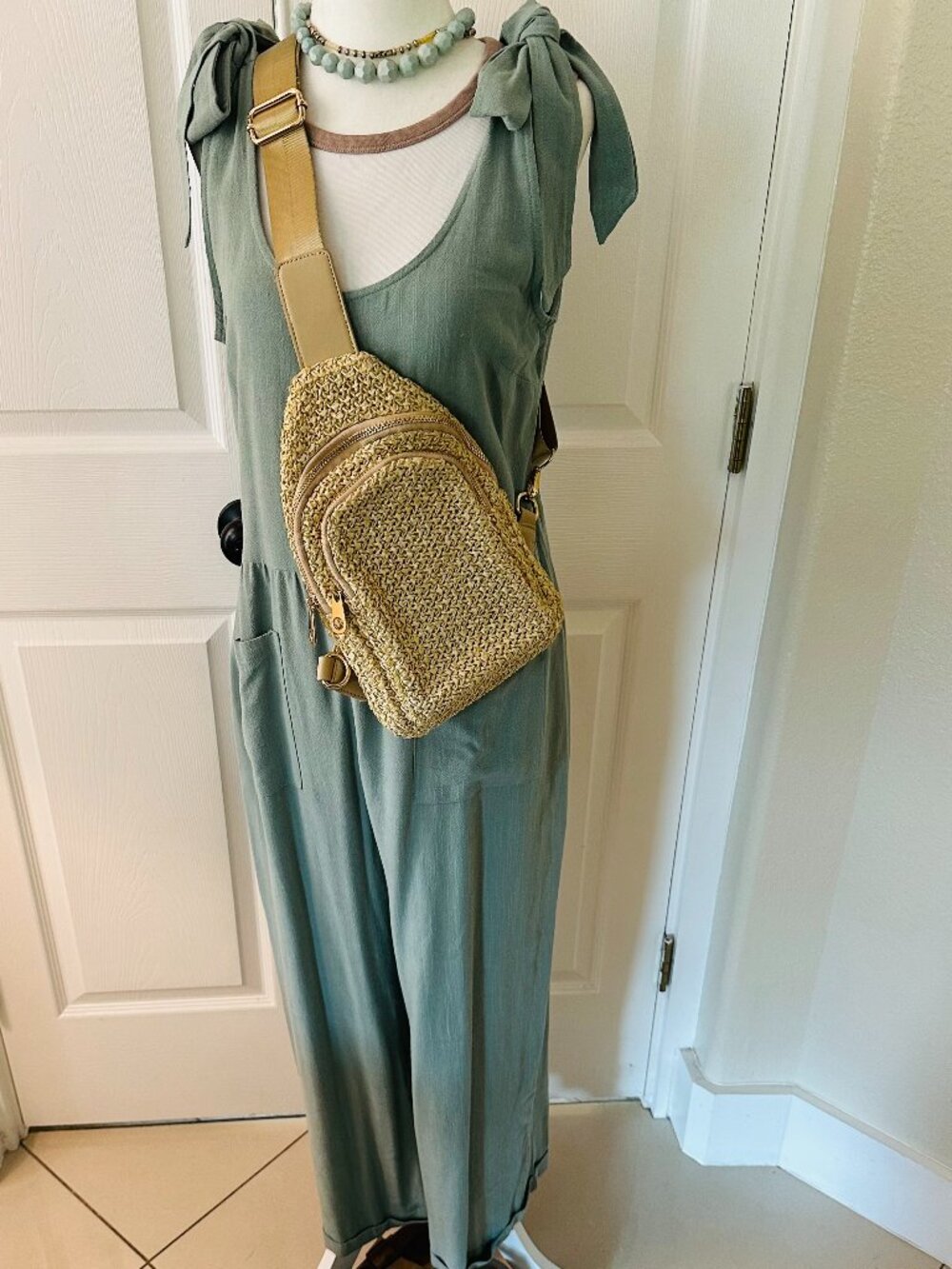 NWT Zesica Tie-Shoulder, Wide Leg, Romper in sag green, size small